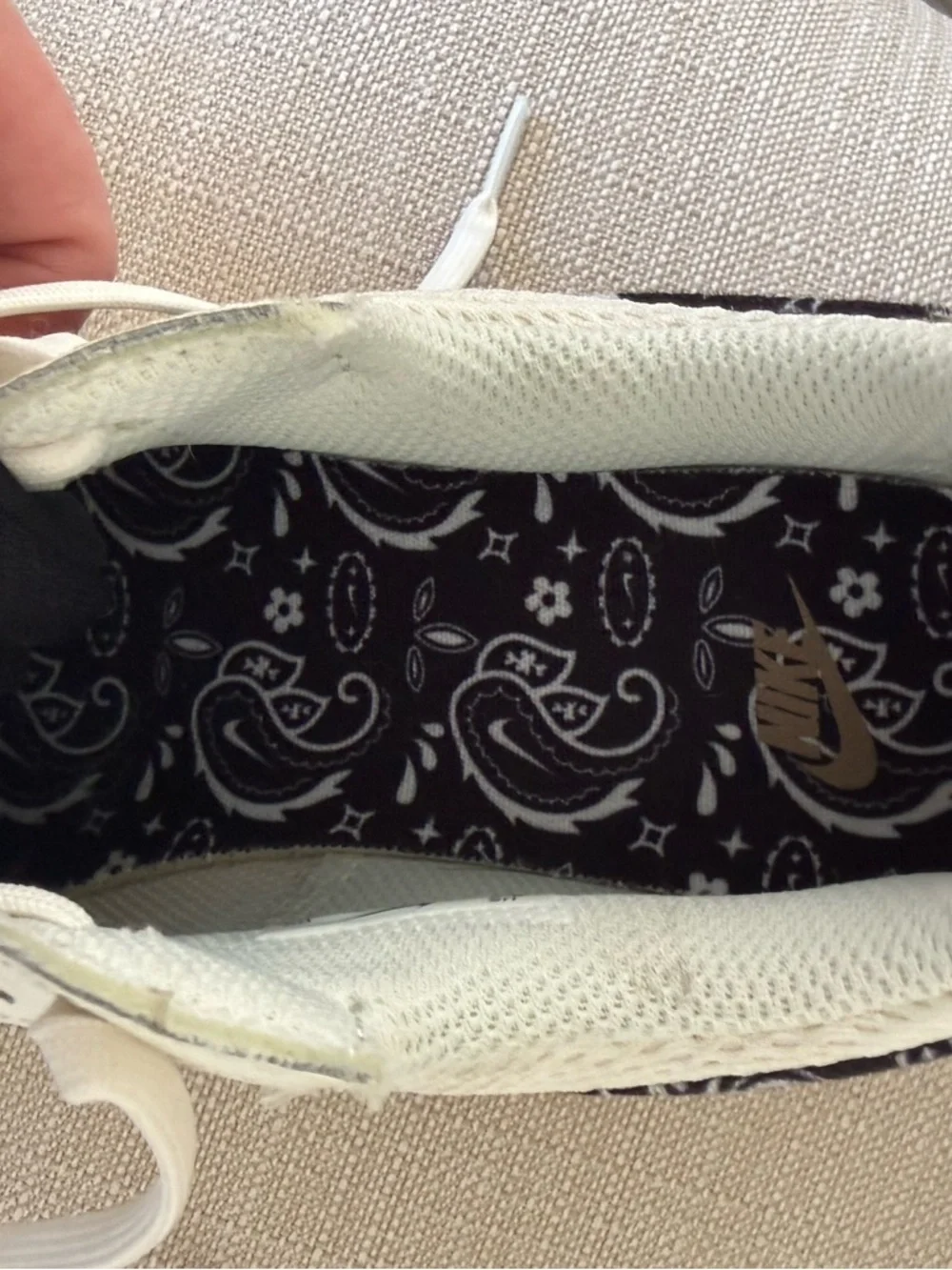 Nike Air Max Excee Sail Black Paisley Sneakers Women’s 8.5 White Gum Sole